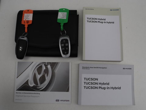 Hyundai Tucson 1.6 T-GDI PHEV Premium 4WD | SOH 96,9% | Memory | Leder | Stuur/stoel verwarming | Stoel ventilatie | Adaptive cruise | 360 camera | Park assist | Achterbank verwarming | Climate control