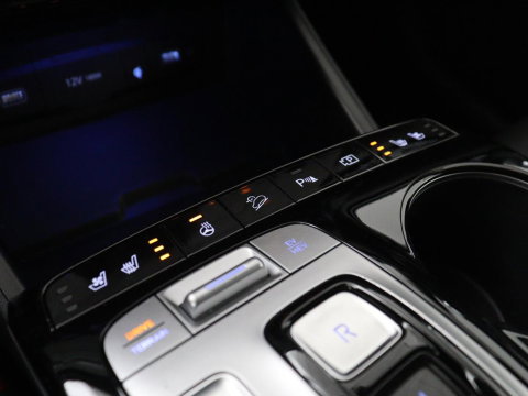 Hyundai Tucson 1.6 T-GDI PHEV Premium 4WD | SOH 96,9% | Memory | Leder | Stuur/stoel verwarming | Stoel ventilatie | Adaptive cruise | 360 camera | Park assist | Achterbank verwarming | Climate control