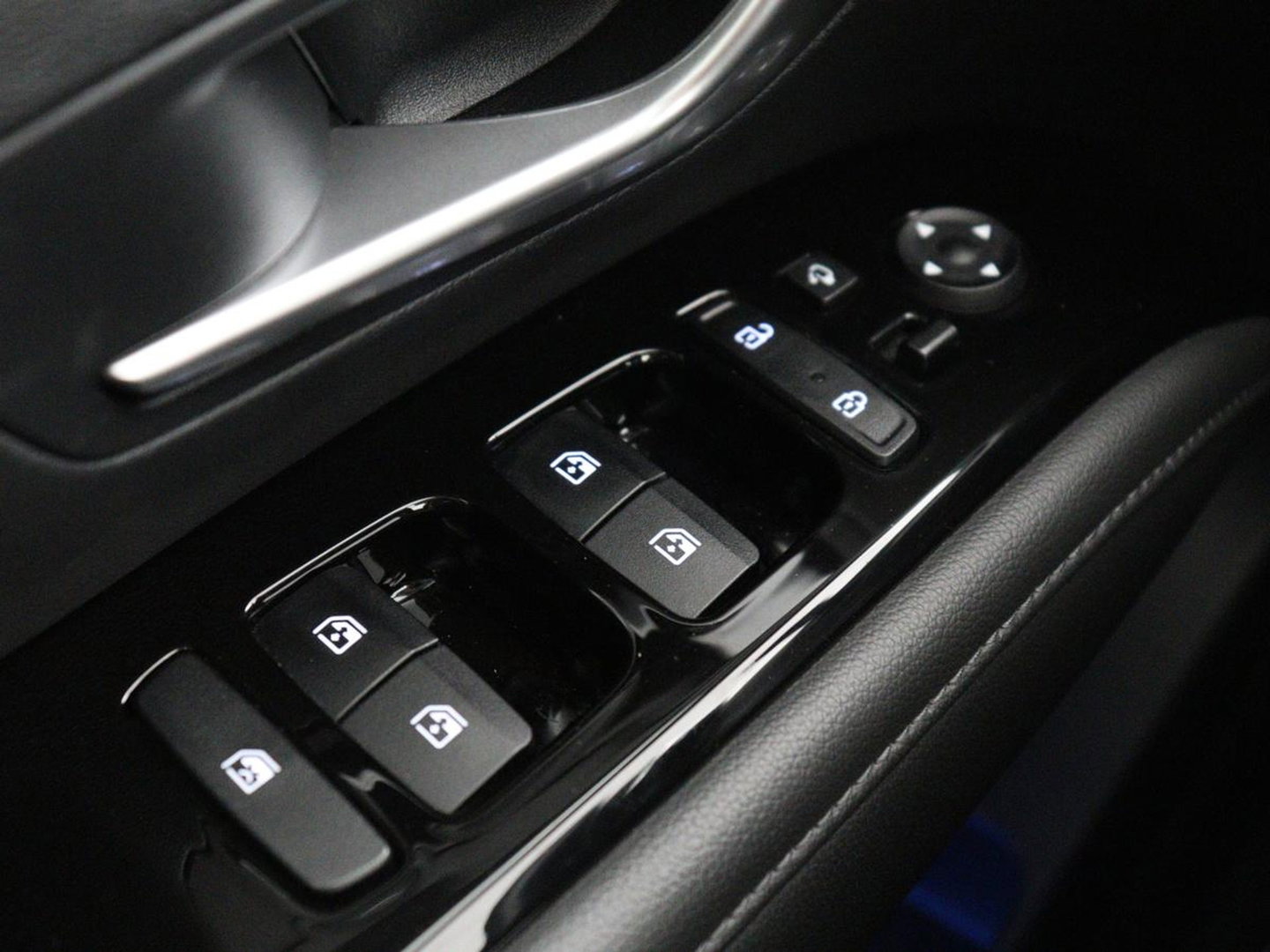Hyundai Tucson 1.6 T-GDI PHEV Premium 4WD | SOH 96,9% | Memory | Leder | Stuur/stoel verwarming | Stoel ventilatie | Adaptive cruise | 360 camera | Park assist | Achterbank verwarming | Climate control