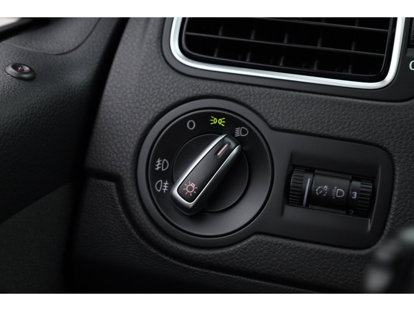 Volkswagen Polo 1.2 TSI Highline Edition | Orgi. NL | Rijklaar!! | Trekhaak | Cruise Control | Clima | PDC Achter