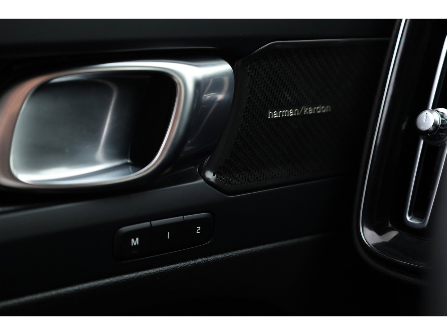 Volvo C40 Recharge Twin Ultimate 78 kWh | Pano | 360cam | Memory | H&K Audio | 20'' | Stoel- Stuurverw. | Pilot Assist