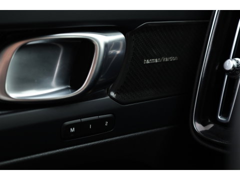 Volvo C40 Recharge Twin Ultimate 78 kWh | Pano | 360cam | Memory | H&K Audio | 20'' | Stoel- Stuurverw. | Pilot Assist
