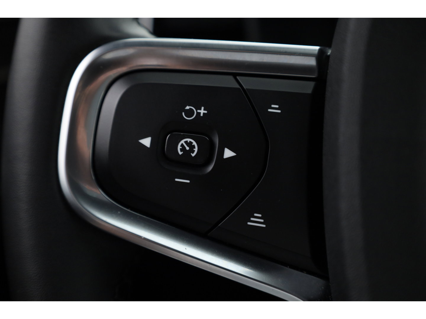 Volvo C40 Recharge Twin Ultimate 78 kWh | Pano | 360cam | Memory | H&K Audio | 20'' | Stoel- Stuurverw. | Pilot Assist