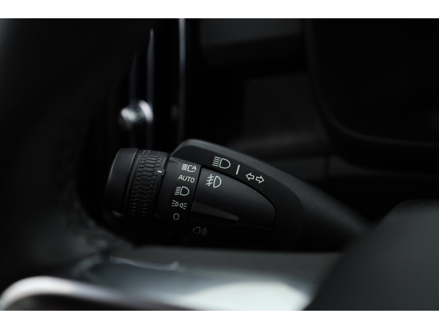 Volvo C40 Recharge Twin Ultimate 78 kWh | Pano | 360cam | Memory | H&K Audio | 20'' | Stoel- Stuurverw. | Pilot Assist