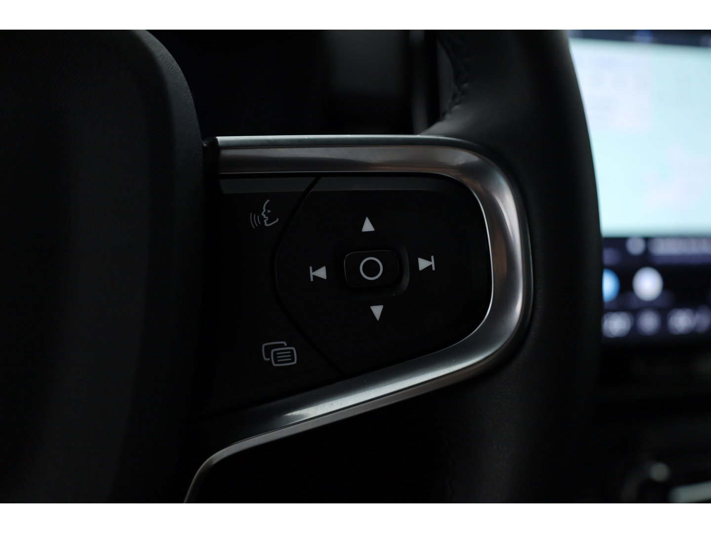 Volvo C40 Recharge Twin Ultimate 78 kWh | Pano | 360cam | Memory | H&K Audio | 20'' | Stoel- Stuurverw. | Pilot Assist