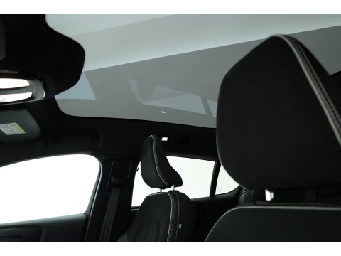 Volvo C40 Recharge Twin Ultimate 78 kWh | Pano | 360cam | Memory | H&K Audio | 20'' | Stoel- Stuurverw. | Pilot Assist