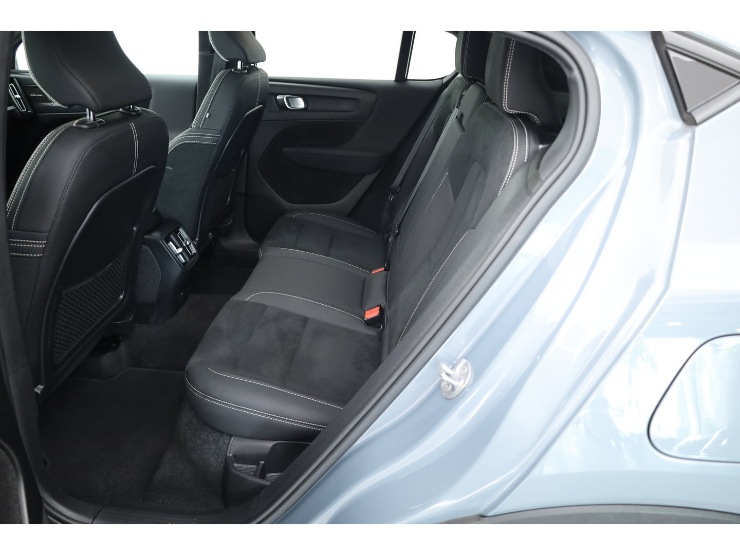 Volvo C40 Recharge Twin Ultimate 78 kWh | Pano | 360cam | Memory | H&K Audio | 20'' | Stoel- Stuurverw. | Pilot Assist