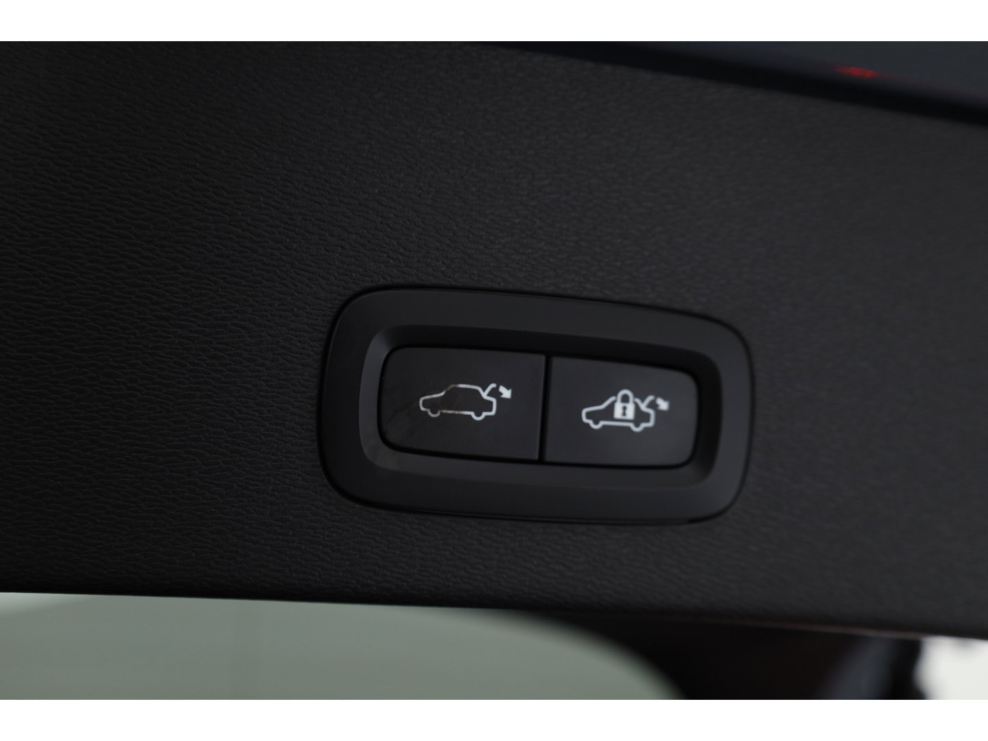 Volvo C40 Recharge Twin Ultimate 78 kWh | Pano | 360cam | Memory | H&K Audio | 20'' | Stoel- Stuurverw. | Pilot Assist