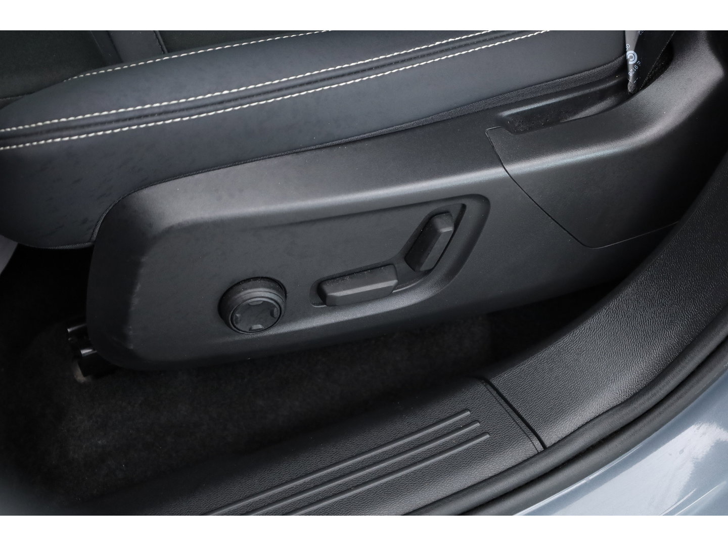 Volvo C40 Recharge Twin Ultimate 78 kWh | Pano | 360cam | Memory | H&K Audio | 20'' | Stoel- Stuurverw. | Pilot Assist