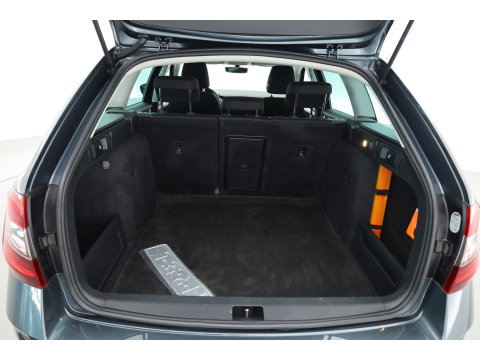 Škoda Octavia Combi 1.5 TSI Greentech Style | Trekhaak | Apple CarPlay | Navi | PDC | Stoelverw. | DAB | Cruise Ctrl.