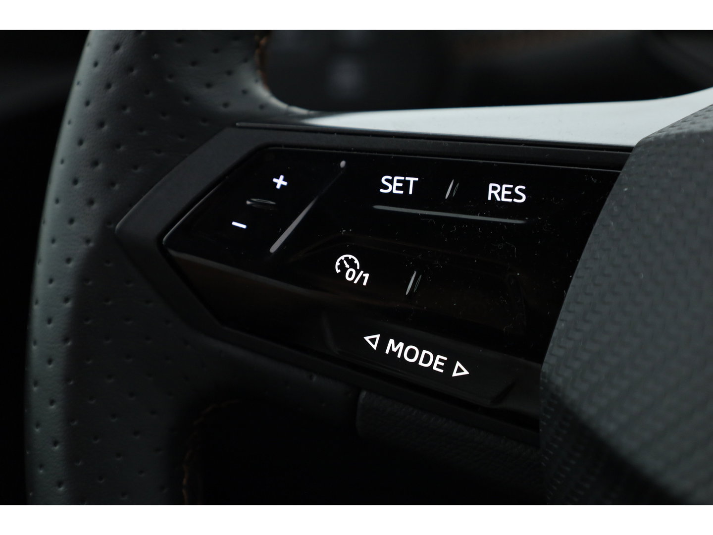 CUPRA Born 62 kWh | Rijklaar! | Apple CarPlay | Stoel- Stuurverw. | PDC V+A | All Season | 19'' |