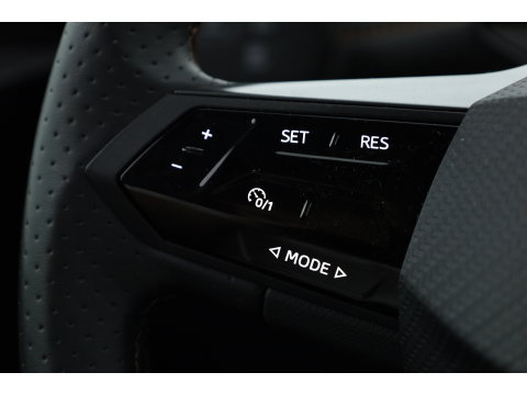 CUPRA Born 62 kWh | Rijklaar! | Apple CarPlay | Stoel- Stuurverw. | PDC V+A | All Season | 19'' |