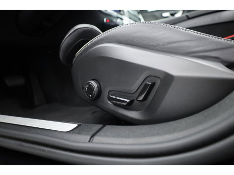 Volvo V60 2.0 T6 Plug-in hybrid AWD Plus Dark | Pano | Trekhaak | Memory Seats | H&K Audio | 360cam | Pilot Assist | Bliss | Stoel-Stuurverw. |