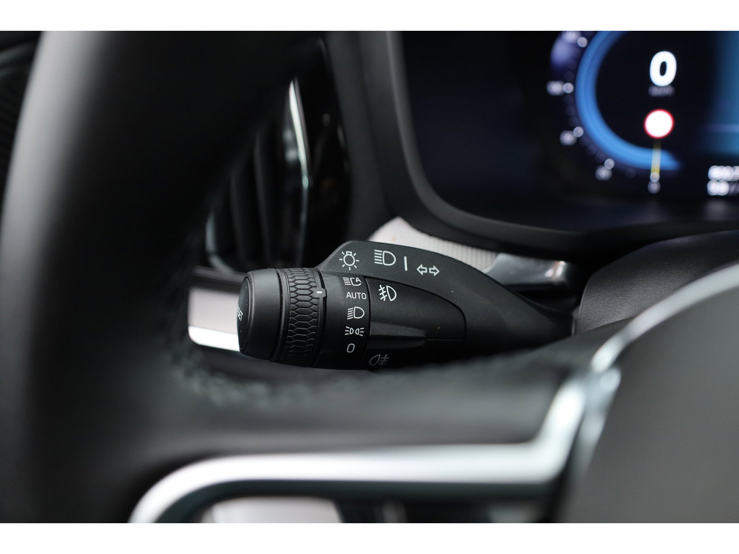 Volvo V60 2.0 T6 Plug-in hybrid AWD Plus Dark | Pano | Trekhaak | Memory Seats | H&K Audio | 360cam | Pilot Assist | Bliss | Stoel-Stuurverw. |