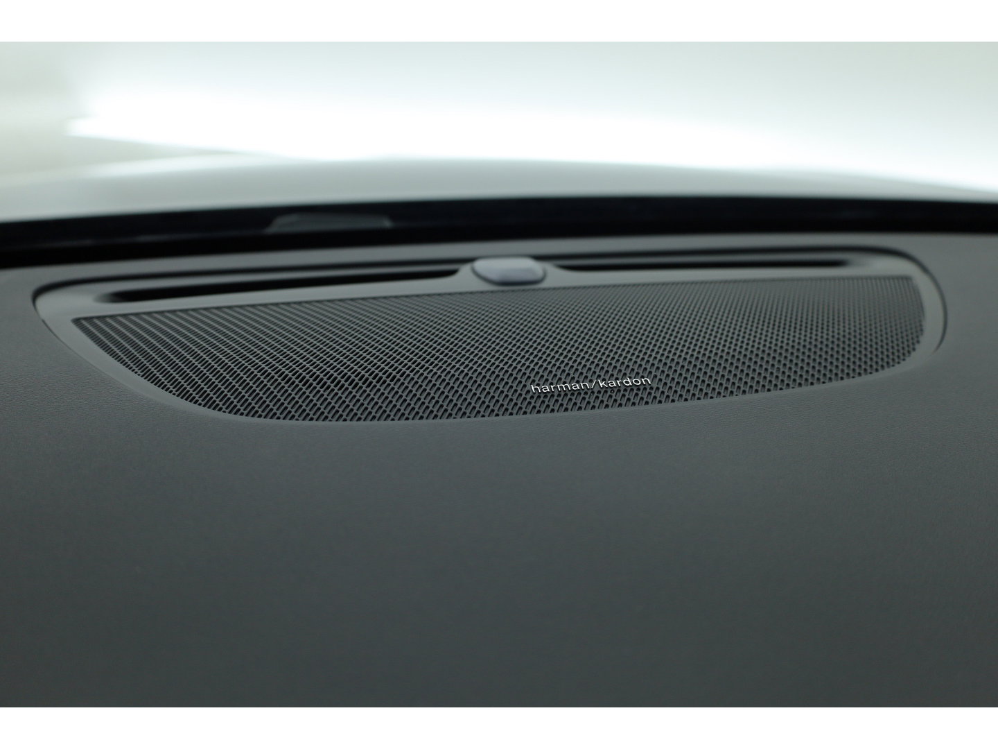Volvo V60 2.0 T6 Plug-in hybrid AWD Plus Dark | Pano | Trekhaak | Memory Seats | H&K Audio | 360cam | Pilot Assist | Bliss | Stoel-Stuurverw. |
