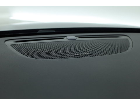 Volvo V60 2.0 T6 Plug-in hybrid AWD Plus Dark | Pano | Trekhaak | Memory Seats | H&K Audio | 360cam | Pilot Assist | Bliss | Stoel-Stuurverw. |