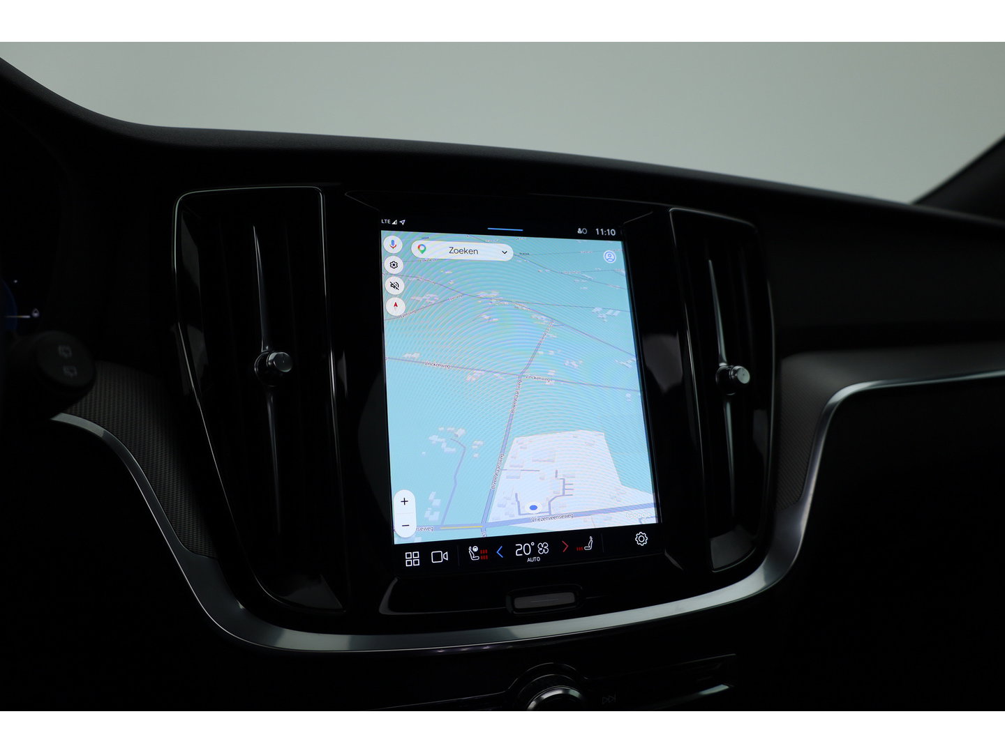 Volvo V60 2.0 T6 Plug-in hybrid AWD Plus Dark | Pano | Trekhaak | Memory Seats | H&K Audio | 360cam | Pilot Assist | Bliss | Stoel-Stuurverw. |