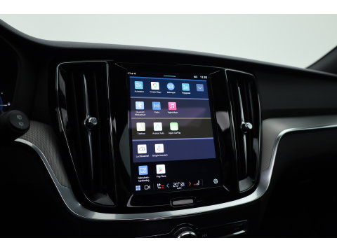 Volvo V60 2.0 T6 Plug-in hybrid AWD Plus Dark | Pano | Trekhaak | Memory Seats | H&K Audio | 360cam | Pilot Assist | Bliss | Stoel-Stuurverw. |
