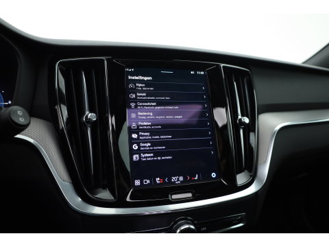 Volvo V60 2.0 T6 Plug-in hybrid AWD Plus Dark | Pano | Trekhaak | Memory Seats | H&K Audio | 360cam | Pilot Assist | Bliss | Stoel-Stuurverw. |