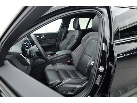 Volvo V60 2.0 T6 Plug-in hybrid AWD Plus Dark | Pano | Trekhaak | Memory Seats | H&K Audio | 360cam | Pilot Assist | Bliss | Stoel-Stuurverw. |