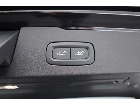 Volvo V60 2.0 T6 Plug-in hybrid AWD Plus Dark | Pano | Trekhaak | Memory Seats | H&K Audio | 360cam | Pilot Assist | Bliss | Stoel-Stuurverw. |