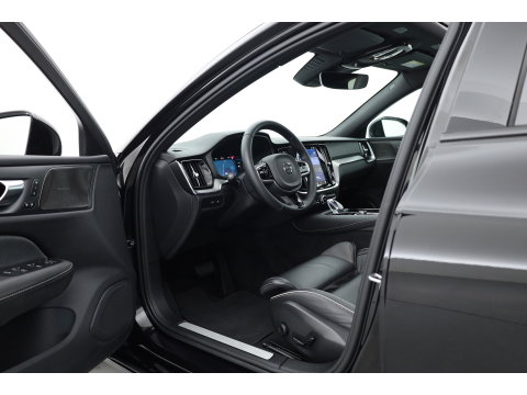 Volvo V60 2.0 T6 Plug-in hybrid AWD Plus Dark | Pano | Trekhaak | Memory Seats | H&K Audio | 360cam | Pilot Assist | Bliss | Stoel-Stuurverw. |