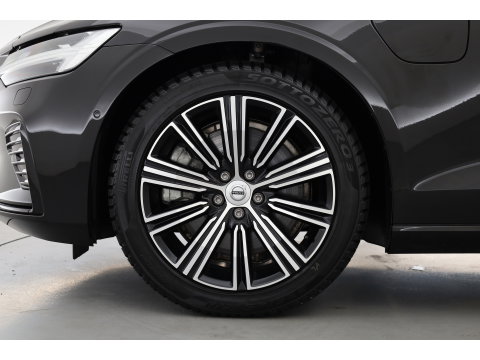 Volvo V60 2.0 T6 Plug-in hybrid AWD Plus Dark | Pano | Trekhaak | Memory Seats | H&K Audio | 360cam | Pilot Assist | Bliss | Stoel-Stuurverw. |