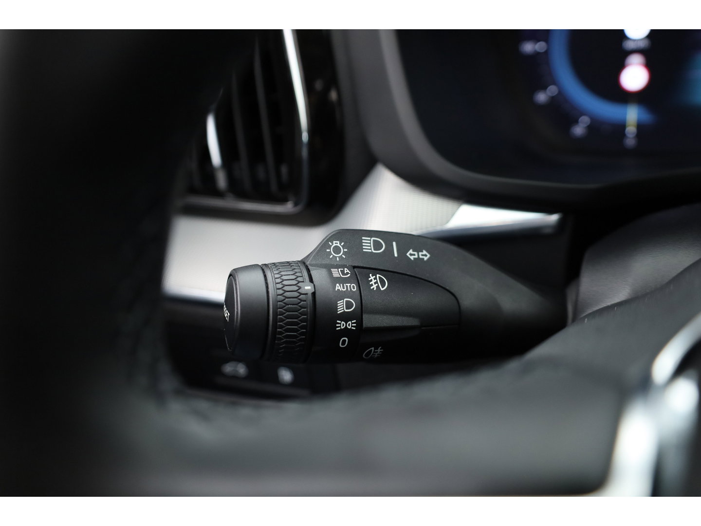 Volvo XC60 2.0 T6 Plug-in hybrid AWD Plus Bright | Pano | Pilot Assist | Leder | Memory | Stoel- stuurverw. | Harman Kardon | All Season