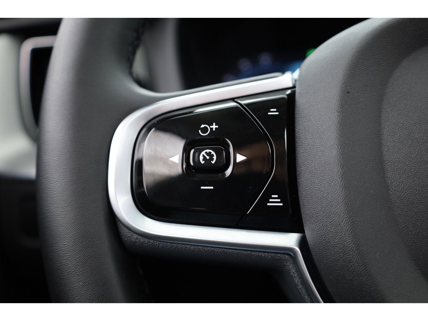 Volvo XC60 2.0 T6 Plug-in hybrid AWD Plus Bright | Pano | Pilot Assist | Leder | Memory | Stoel- stuurverw. | Harman Kardon | All Season