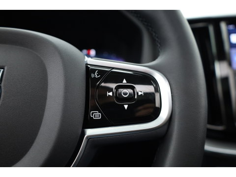 Volvo XC60 2.0 T6 Plug-in hybrid AWD Plus Bright | Pano | Pilot Assist | Leder | Memory | Stoel- stuurverw. | Harman Kardon | All Season