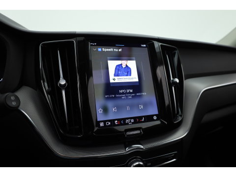 Volvo XC60 2.0 T6 Plug-in hybrid AWD Plus Bright | Pano | Pilot Assist | Leder | Memory | Stoel- stuurverw. | Harman Kardon | All Season