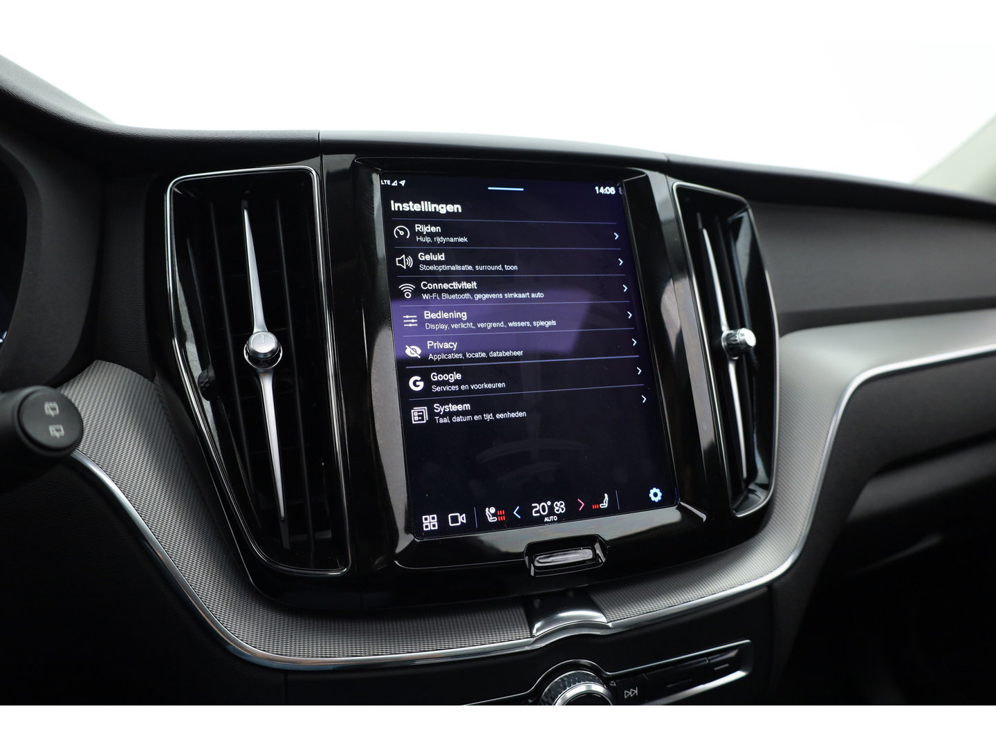 Volvo XC60 2.0 T6 Plug-in hybrid AWD Plus Bright | Pano | Pilot Assist | Leder | Memory | Stoel- stuurverw. | Harman Kardon | All Season