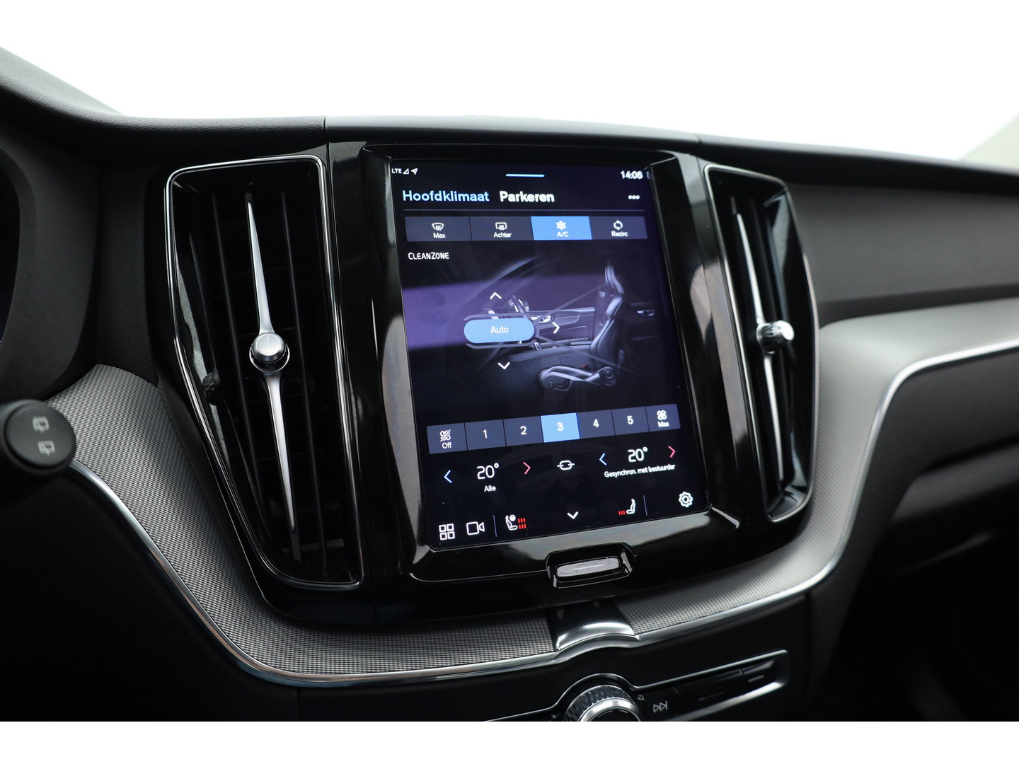 Volvo XC60 2.0 T6 Plug-in hybrid AWD Plus Bright | Pano | Pilot Assist | Leder | Memory | Stoel- stuurverw. | Harman Kardon | All Season