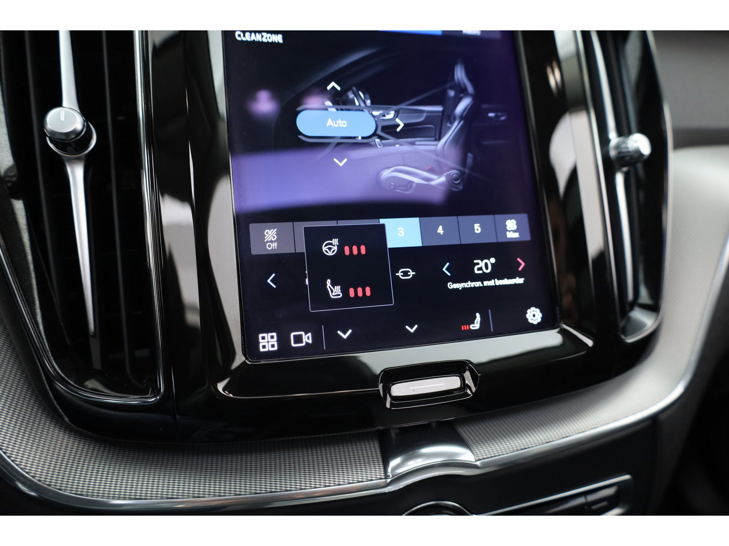 Volvo XC60 2.0 T6 Plug-in hybrid AWD Plus Bright | Pano | Pilot Assist | Leder | Memory | Stoel- stuurverw. | Harman Kardon | All Season