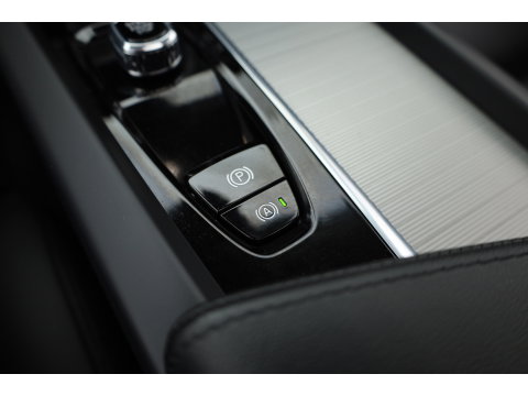 Volvo XC60 2.0 T6 Plug-in hybrid AWD Plus Bright | Pano | Pilot Assist | Leder | Memory | Stoel- stuurverw. | Harman Kardon | All Season