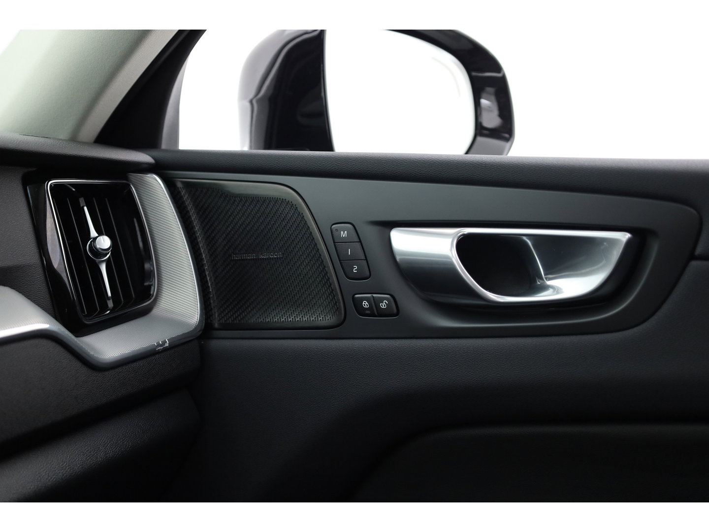 Volvo XC60 2.0 T6 Plug-in hybrid AWD Plus Bright | Pano | Pilot Assist | Leder | Memory | Stoel- stuurverw. | Harman Kardon | All Season