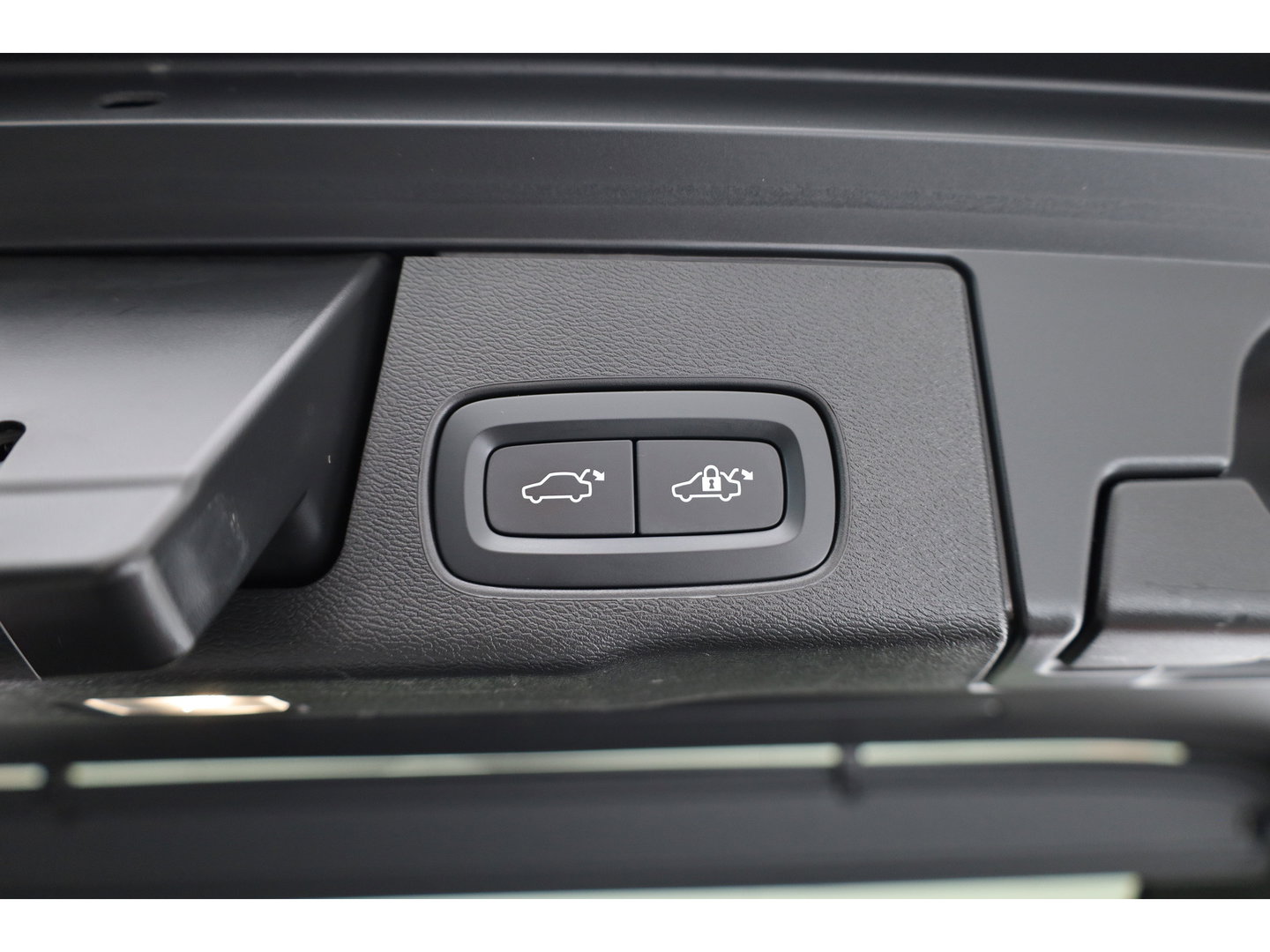 Volvo XC60 2.0 T6 Plug-in hybrid AWD Plus Bright | Pano | Pilot Assist | Leder | Memory | Stoel- stuurverw. | Harman Kardon | All Season