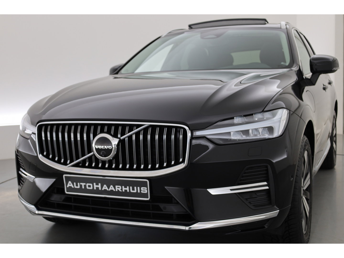 Volvo XC60 2.0 T6 Plug-in hybrid AWD Plus Bright | Pano | Pilot Assist | Leder | Memory | Stoel- stuurverw. | Harman Kardon | All Season