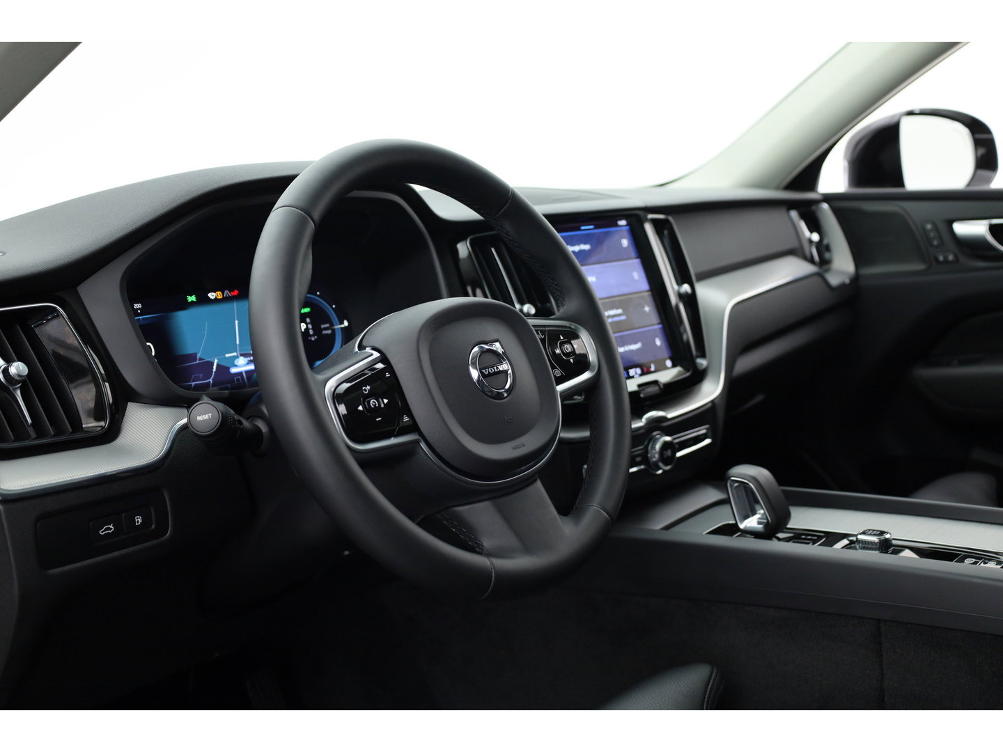 Volvo XC60 2.0 T6 Plug-in hybrid AWD Plus Bright | Pano | Pilot Assist | Leder | Memory | Stoel- stuurverw. | Harman Kardon | All Season