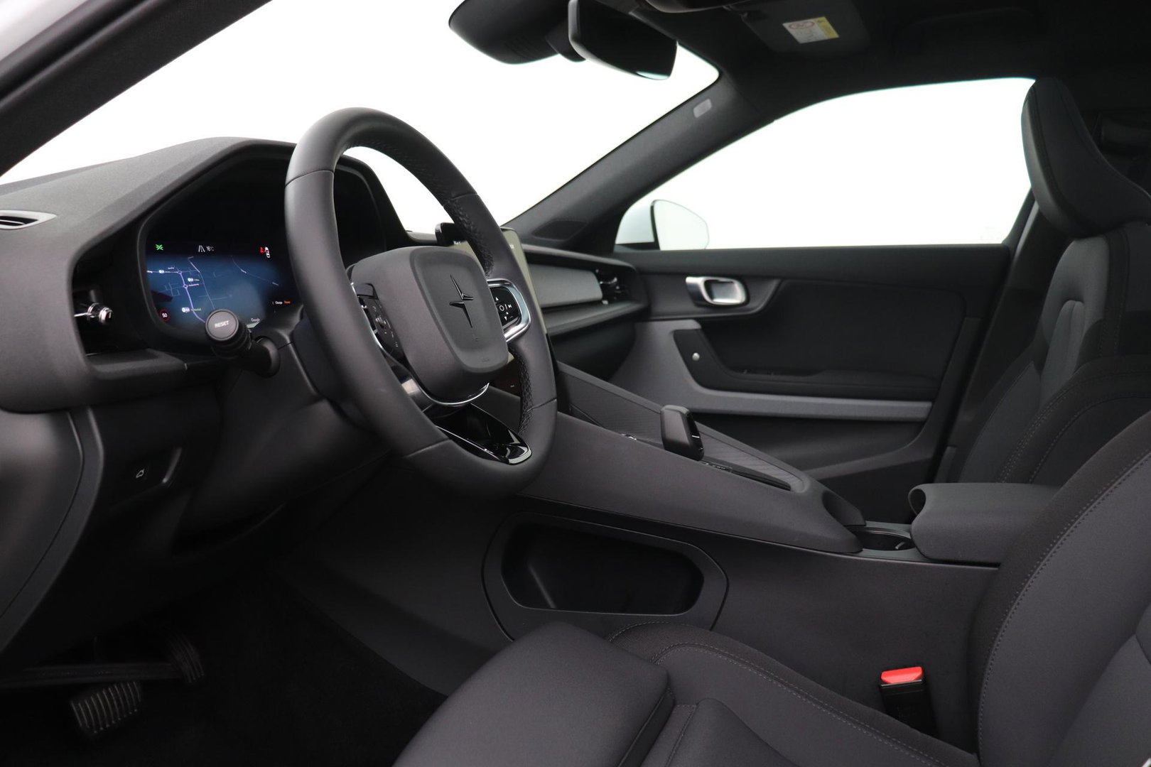 Polestar 2 Long Range Single Motor 78 kWh | Plus | Pilot | Panoramadak | Harman/Kardon | 360° Camera | Warmtepomp | BLIS | Stoel+Stuurverwarming | 20 Inch