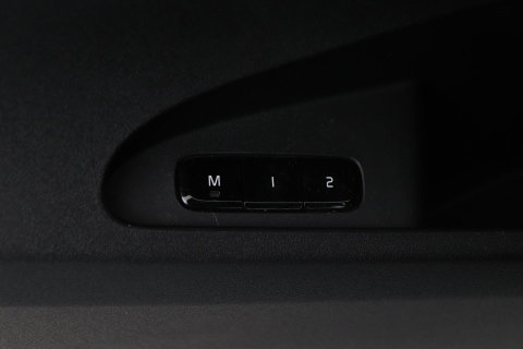 Polestar 2 Long Range Single Motor 78 kWh | Plus | Pilot | Panoramadak | Harman/Kardon | 360° Camera | Warmtepomp | BLIS | Stoel+Stuurverwarming | 20 Inch