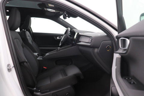 Polestar 2 Long Range Single Motor 78 kWh | Plus | Pilot | Panoramadak | Harman/Kardon | 360° Camera | Warmtepomp | BLIS | Stoel+Stuurverwarming | 20 Inch