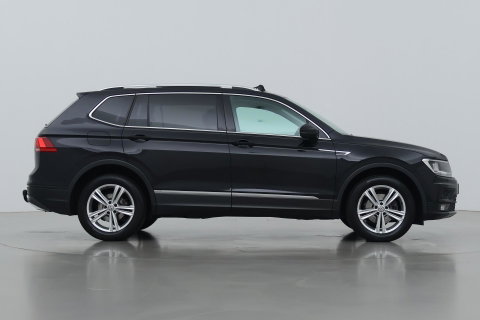 Volkswagen Tiguan Allspace 1.4 TSI Comfortline Business | 7 Persoons | Panoramadak | Trekhaak | Massage | Keyless | Stoelverwarming | Getint Glas