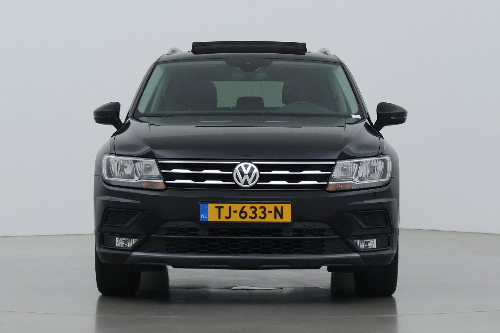Volkswagen Tiguan Allspace 1.4 TSI Comfortline Business | 7 Persoons | Panoramadak | Trekhaak | Massage | Keyless | Stoelverwarming | Getint Glas