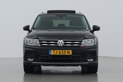 Volkswagen Tiguan Allspace 1.4 TSI Comfortline Business | 7 Persoons | Panoramadak | Trekhaak | Massage | Keyless | Stoelverwarming | Getint Glas