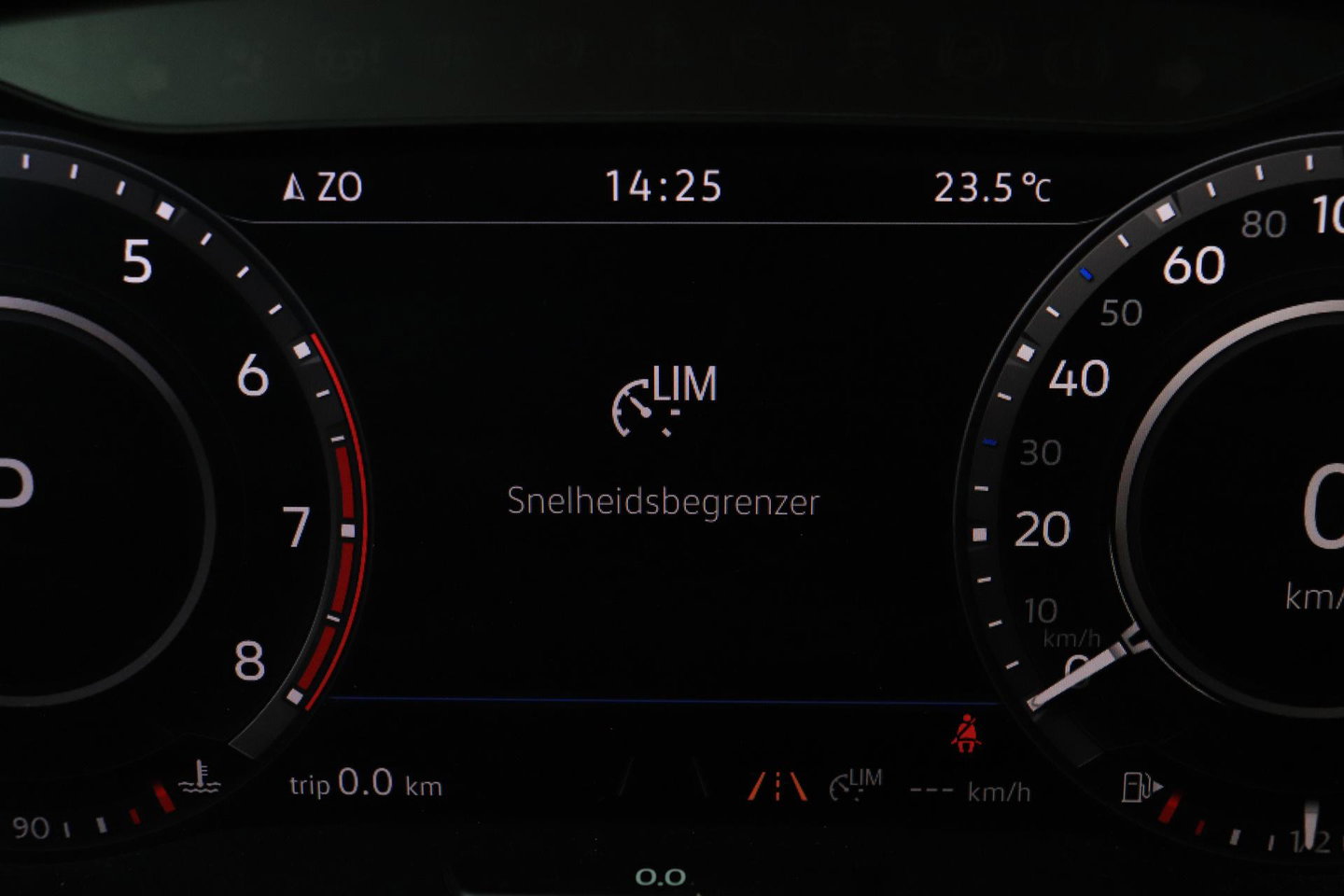 Volkswagen Tiguan Allspace 1.4 TSI Comfortline Business | 7 Persoons | Panoramadak | Trekhaak | Massage | Keyless | Stoelverwarming | Getint Glas
