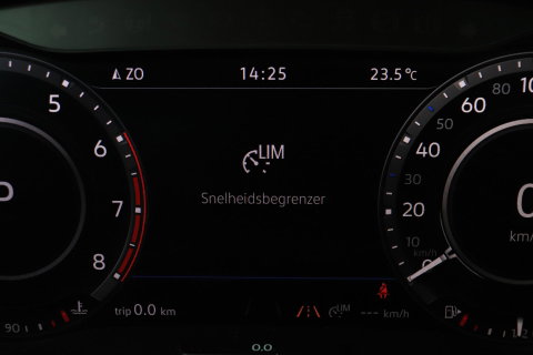 Volkswagen Tiguan Allspace 1.4 TSI Comfortline Business | 7 Persoons | Panoramadak | Trekhaak | Massage | Keyless | Stoelverwarming | Getint Glas