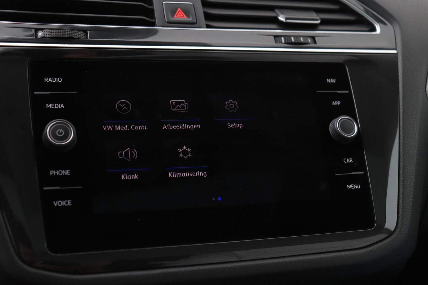 Volkswagen Tiguan Allspace 1.4 TSI Comfortline Business | 7 Persoons | Panoramadak | Trekhaak | Massage | Keyless | Stoelverwarming | Getint Glas