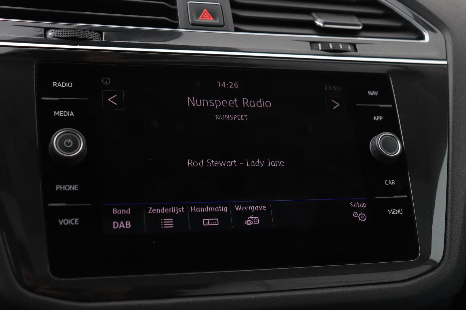 Volkswagen Tiguan Allspace 1.4 TSI Comfortline Business | 7 Persoons | Panoramadak | Trekhaak | Massage | Keyless | Stoelverwarming | Getint Glas