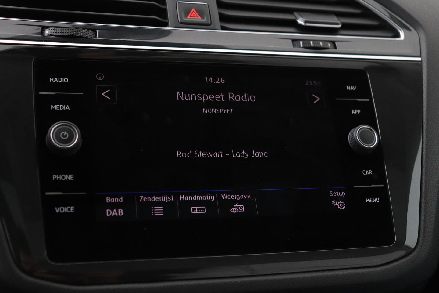 Volkswagen Tiguan Allspace 1.4 TSI Comfortline Business | 7 Persoons | Panoramadak | Trekhaak | Massage | Keyless | Stoelverwarming | Getint Glas